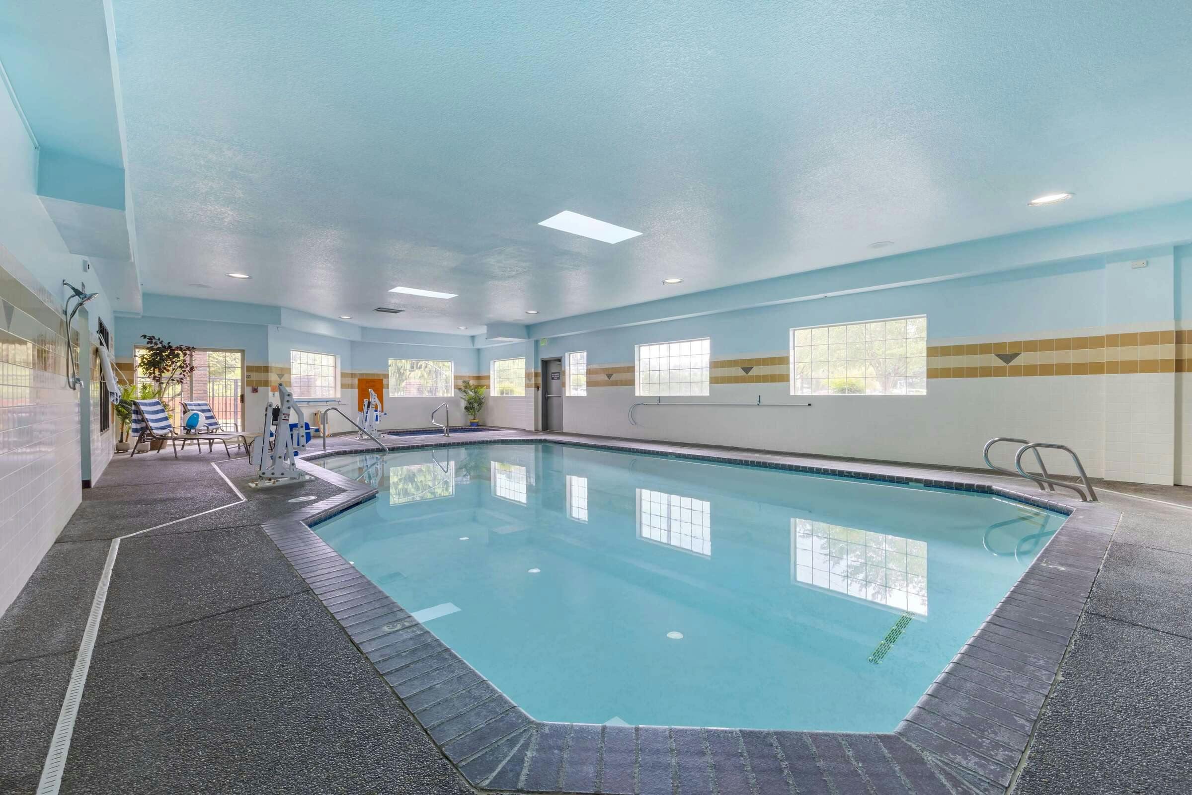 Hotel Best Western Plus Northwind Inn & Suites photo 5