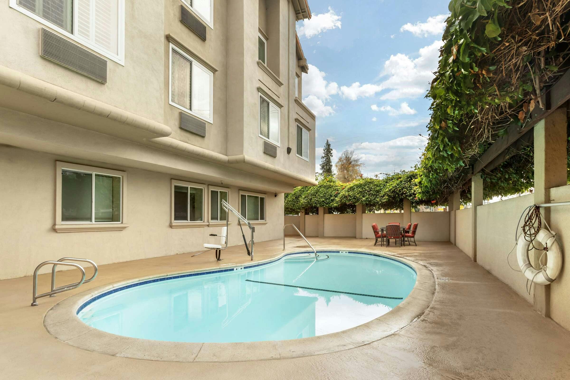 Hotel Best Western Plus Airport Plaza photo 1