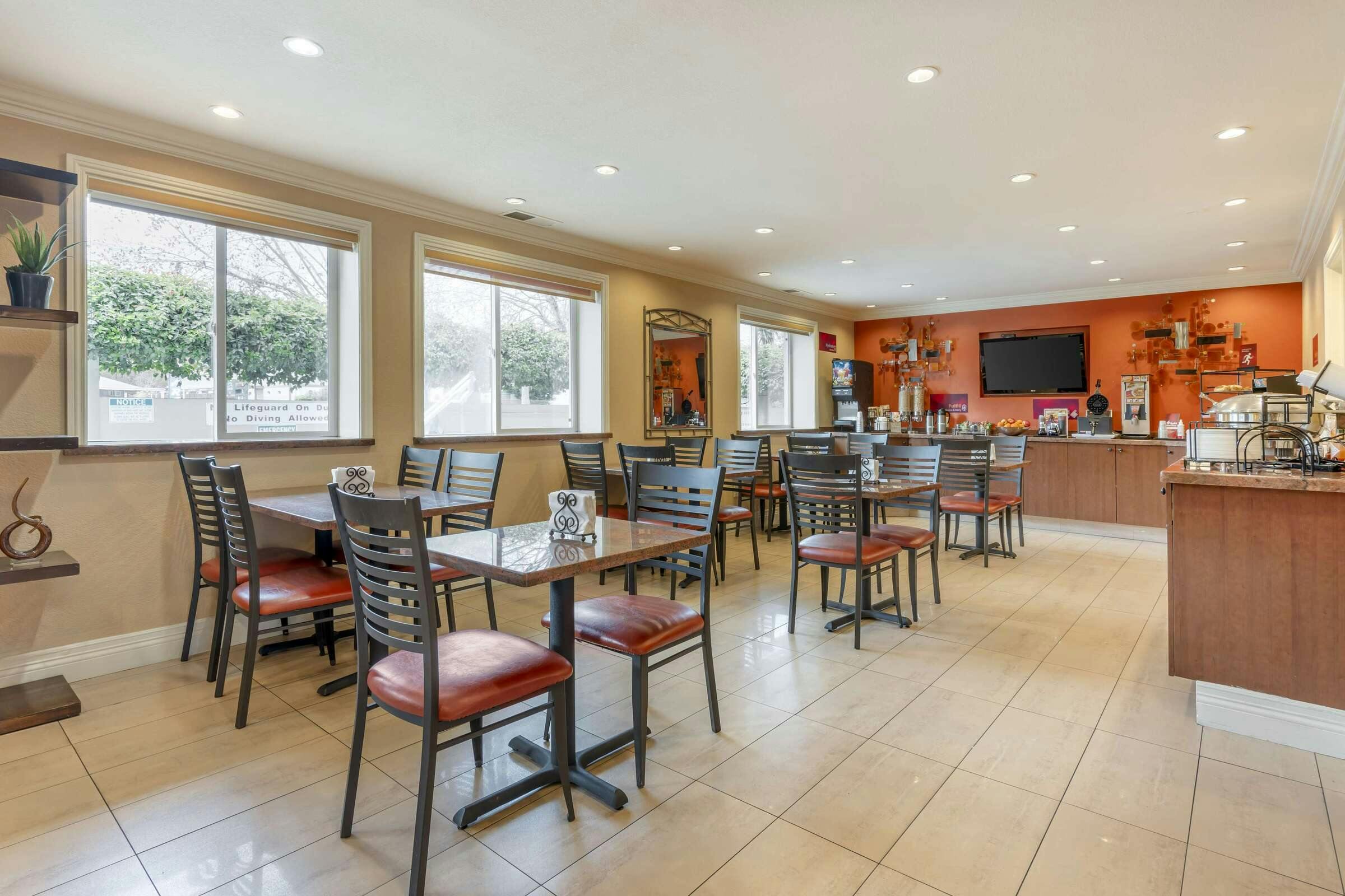 Hotel Best Western Plus Airport Plaza photo 3