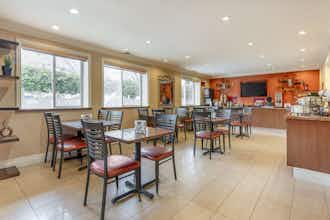Hotel Best Western Plus Airport Plaza photo 3