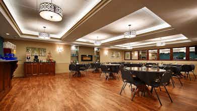 Hotel Best Western Plus Lawnfield Inn & Suites photo 2