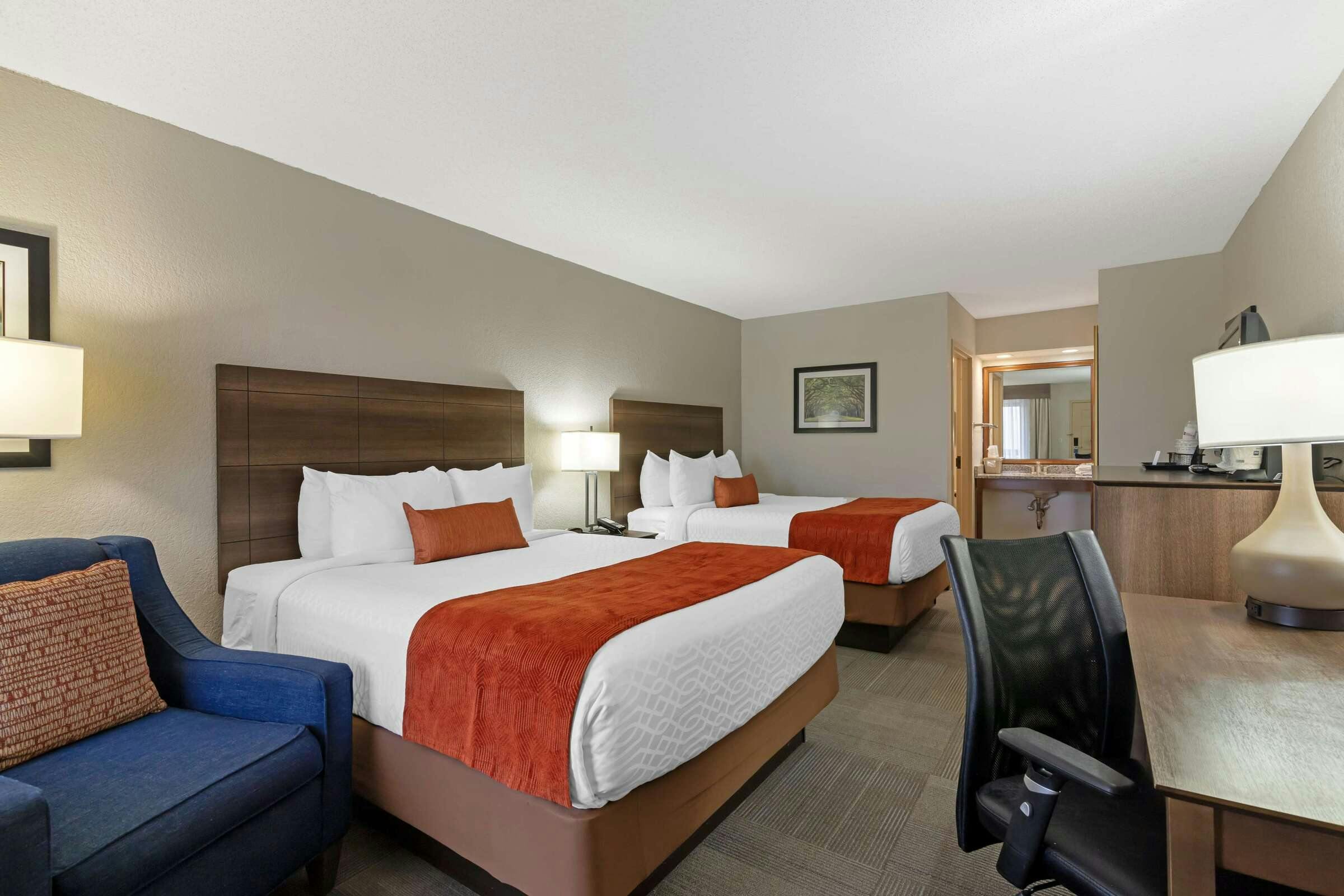 Hotel Best Western Colonial Inn photo 4