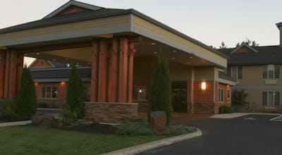 Best Western Plus Snowcap Lodge