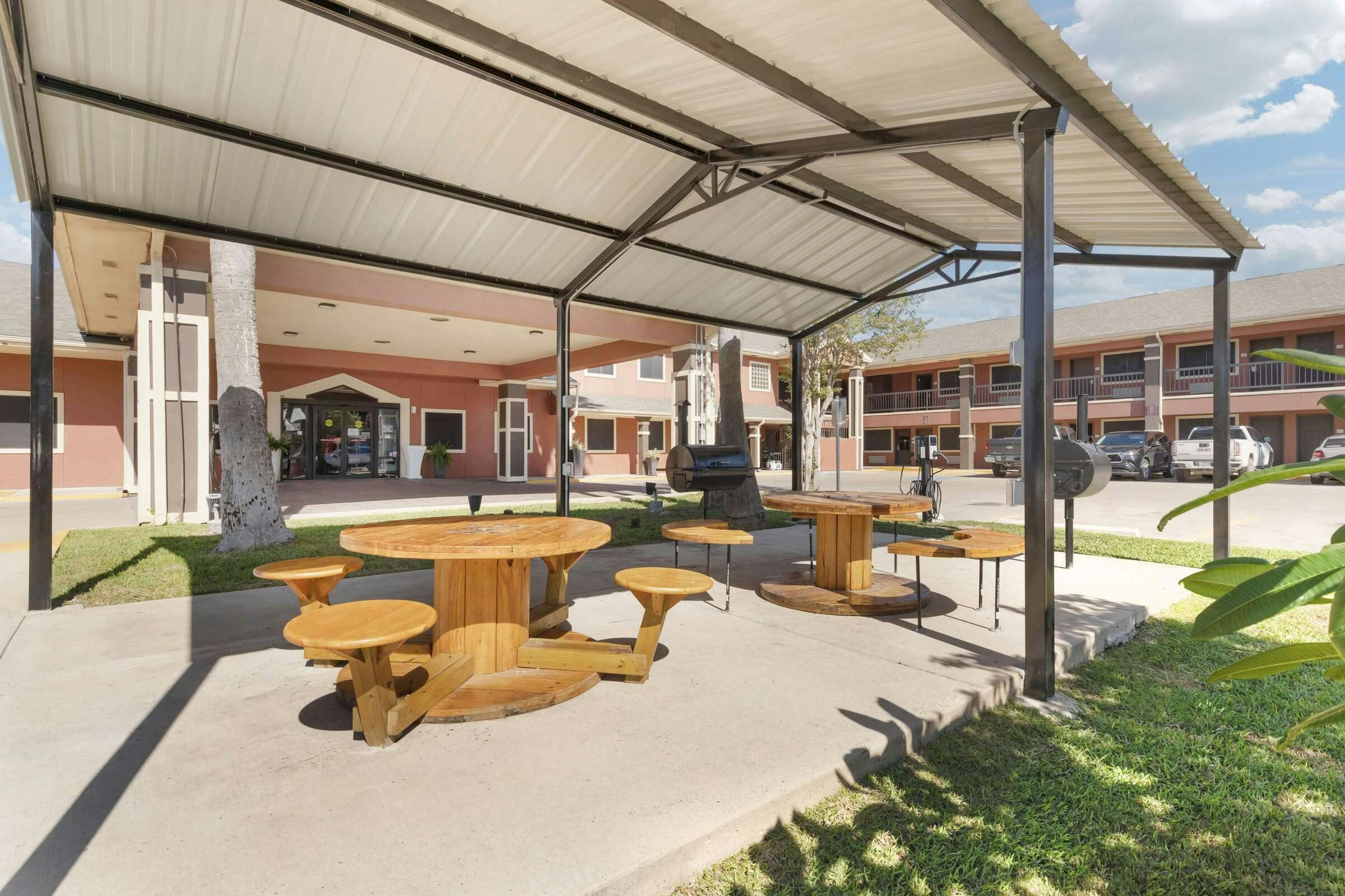 Hotel Best Western Plus Edinburg Inn & Suites photo 5