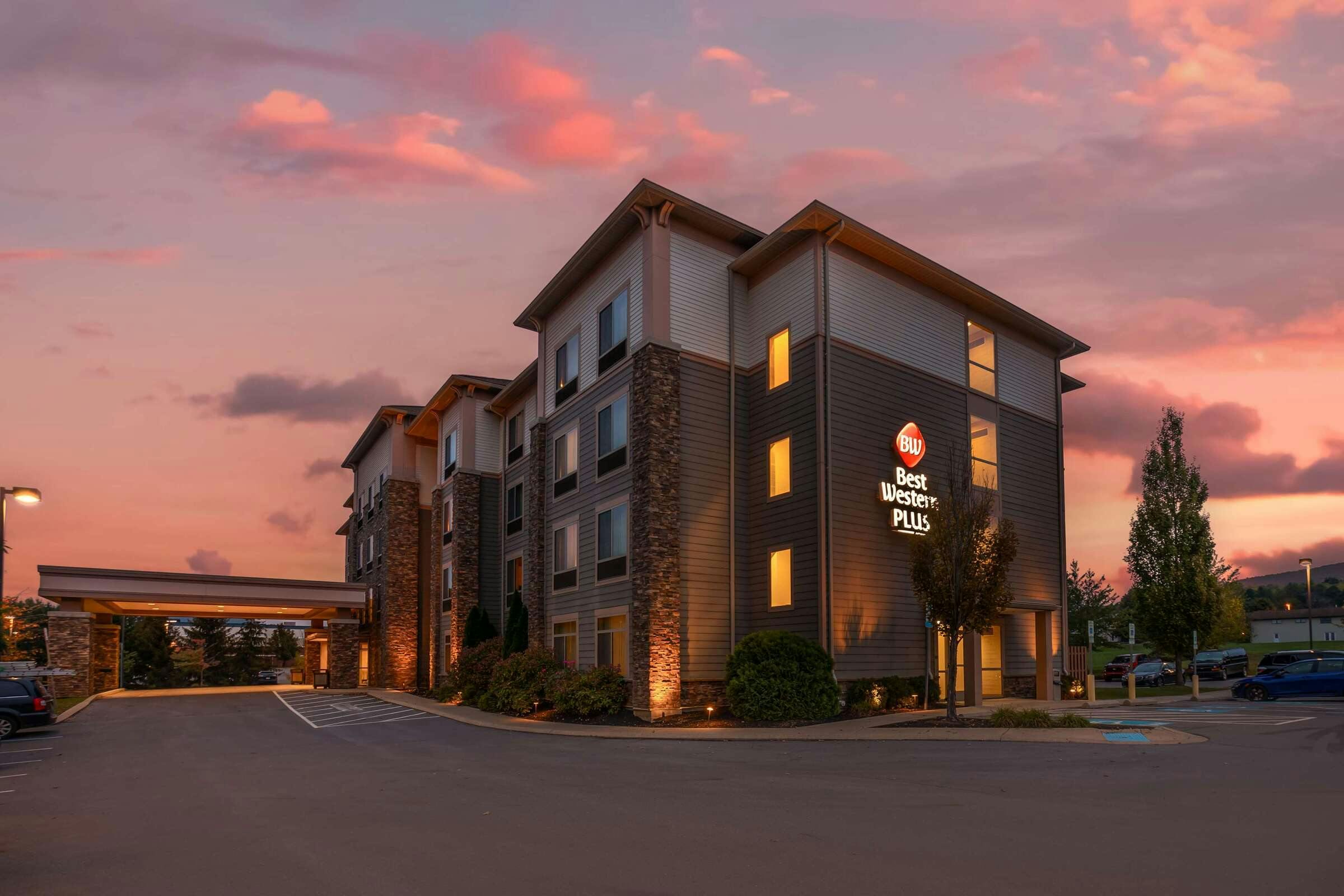 Best Western Plus University Park Inn & Suites