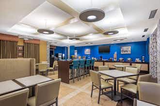 Hotel Best Western Plus University Park Inn & Suites photo 1