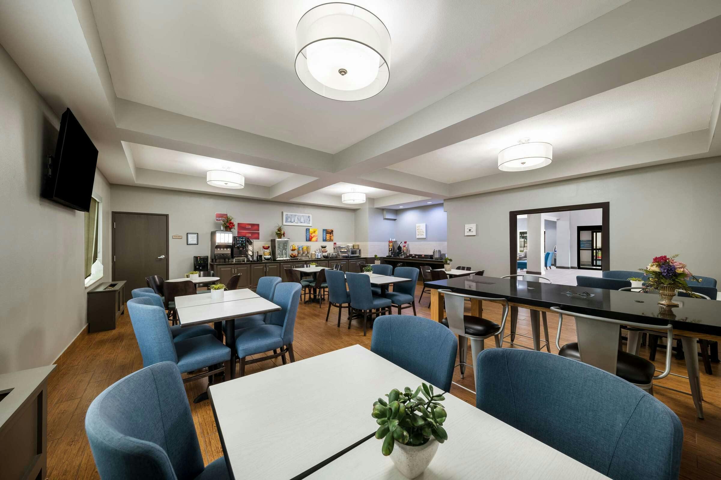 Hotel Best Western Plus Lake Dallas Inn & Suites photo 3