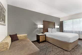 Hotel Best Western Plus Longbranch Hotel & Convention Center photo 2