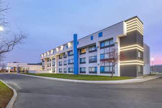 Hotel Glō Best Western Mississauga Corporate Centre photo 1