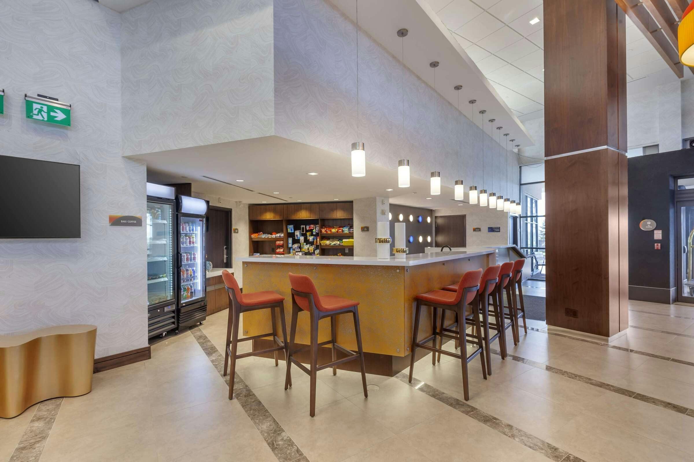 Hotel Glō Best Western Mississauga Corporate Centre photo 3