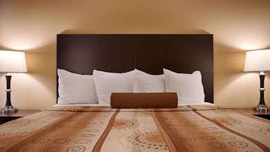 Hotel Best Western Plus Royal Mountain Inn & Suites photo 4