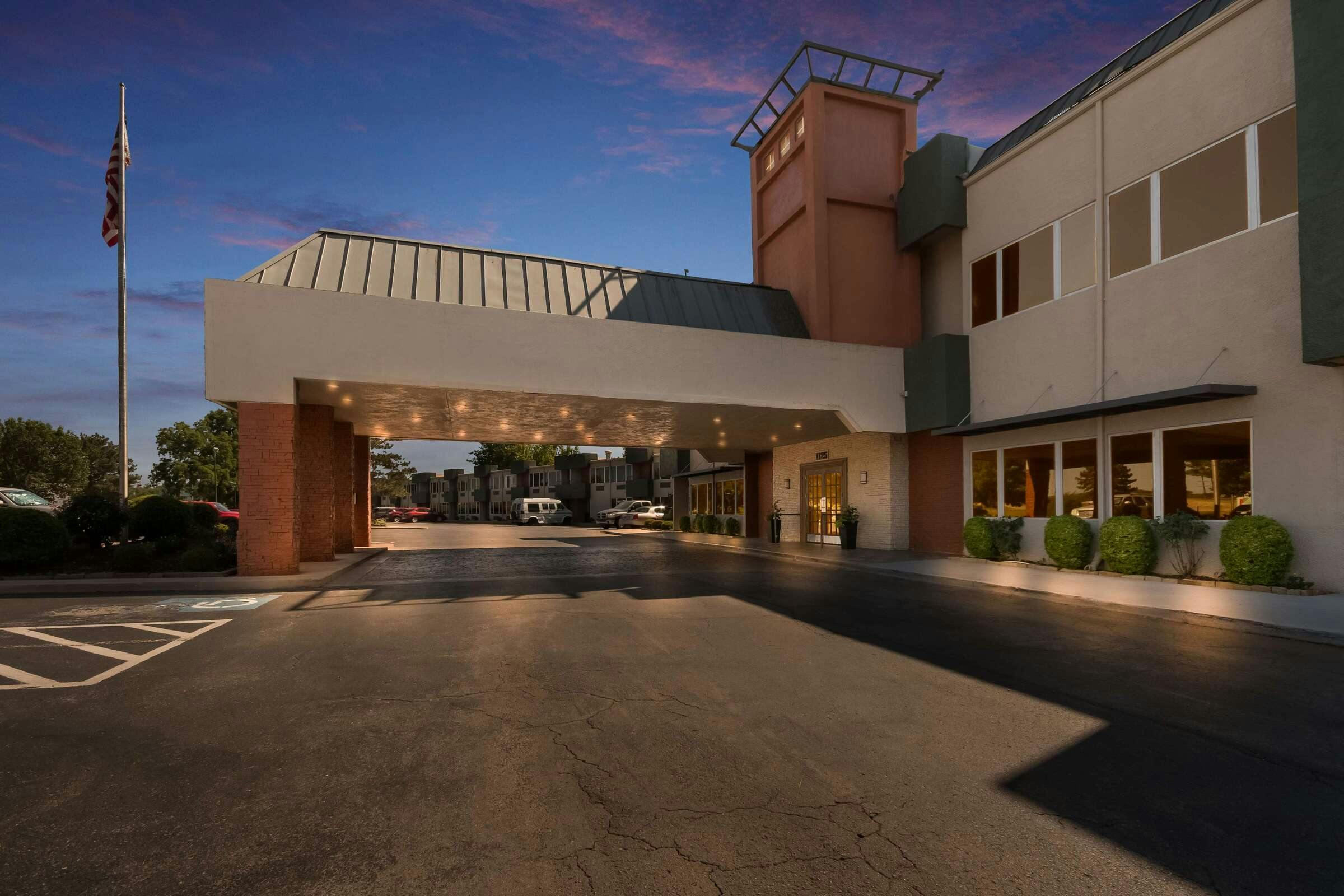 Best Western Plus Lawton Hotel & Convention Center