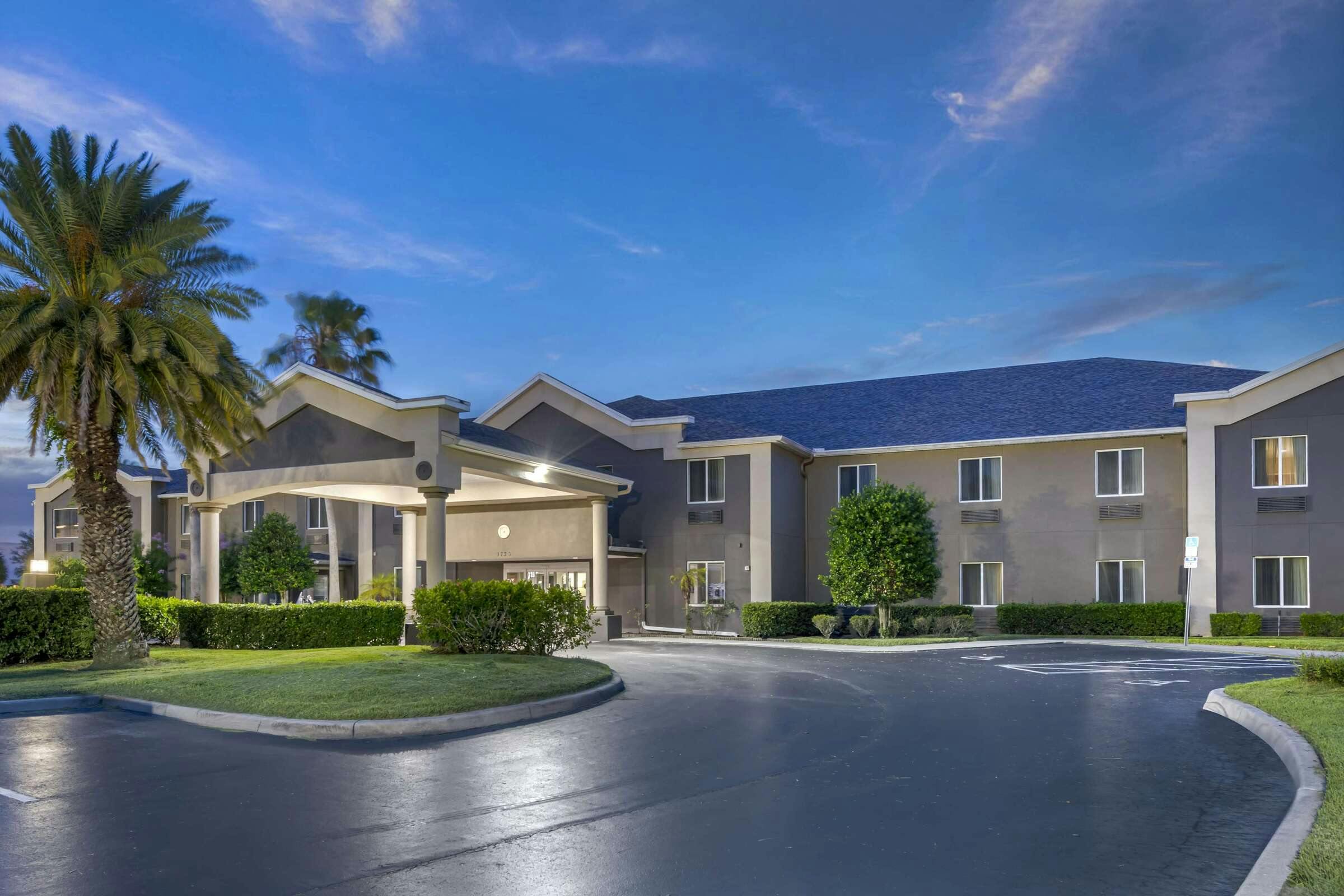 Hotel Best Western Edgewater Inn photo 2