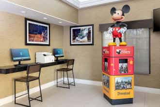 Hotel Best Western Plus Raffles Inn & Suites photo 1