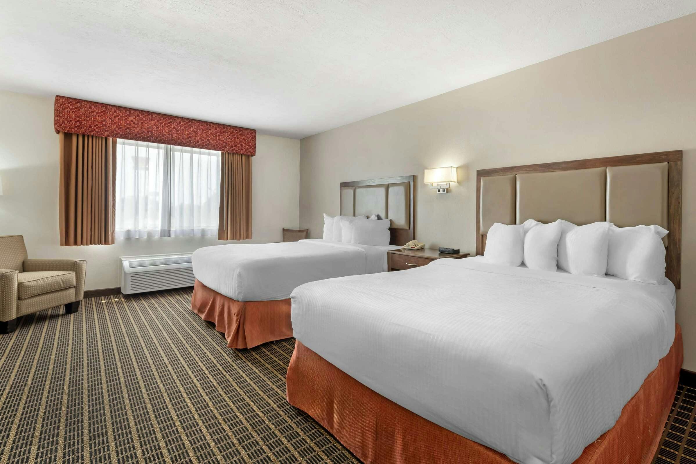 Hotel Best Western Plus Eagleridge Inn & Suites photo 1