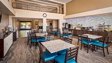 Hotel Best Western Plus Yadkin Valley Inn & Suites photo 1