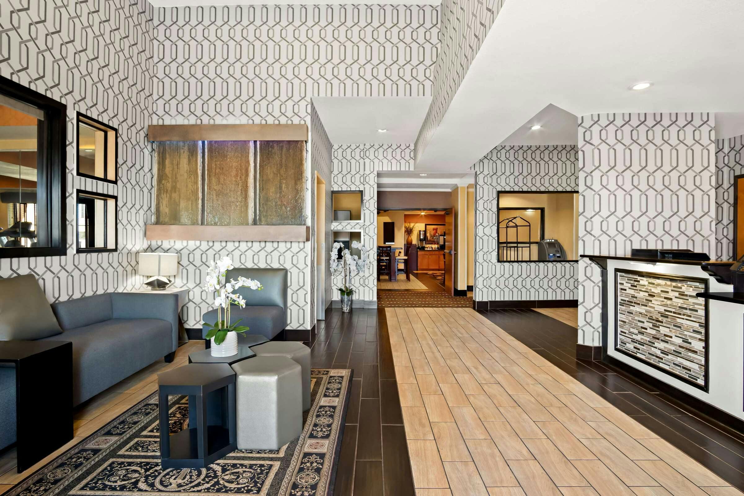 Hotel Best Western Plus Rockwall Inn & Suites photo 2