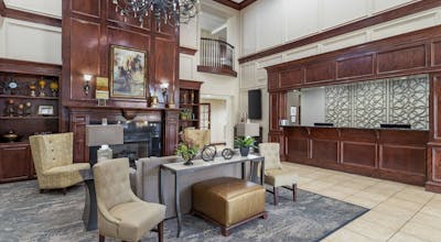 Best Western Plus Crown Colony Inn & Suites