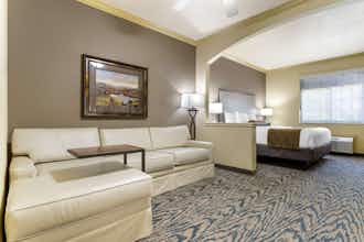 Hotel Best Western Plus Crown Colony Inn & Suites photo 3