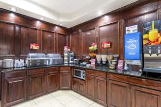 Hotel Best Western Plus Crown Colony Inn & Suites photo 4