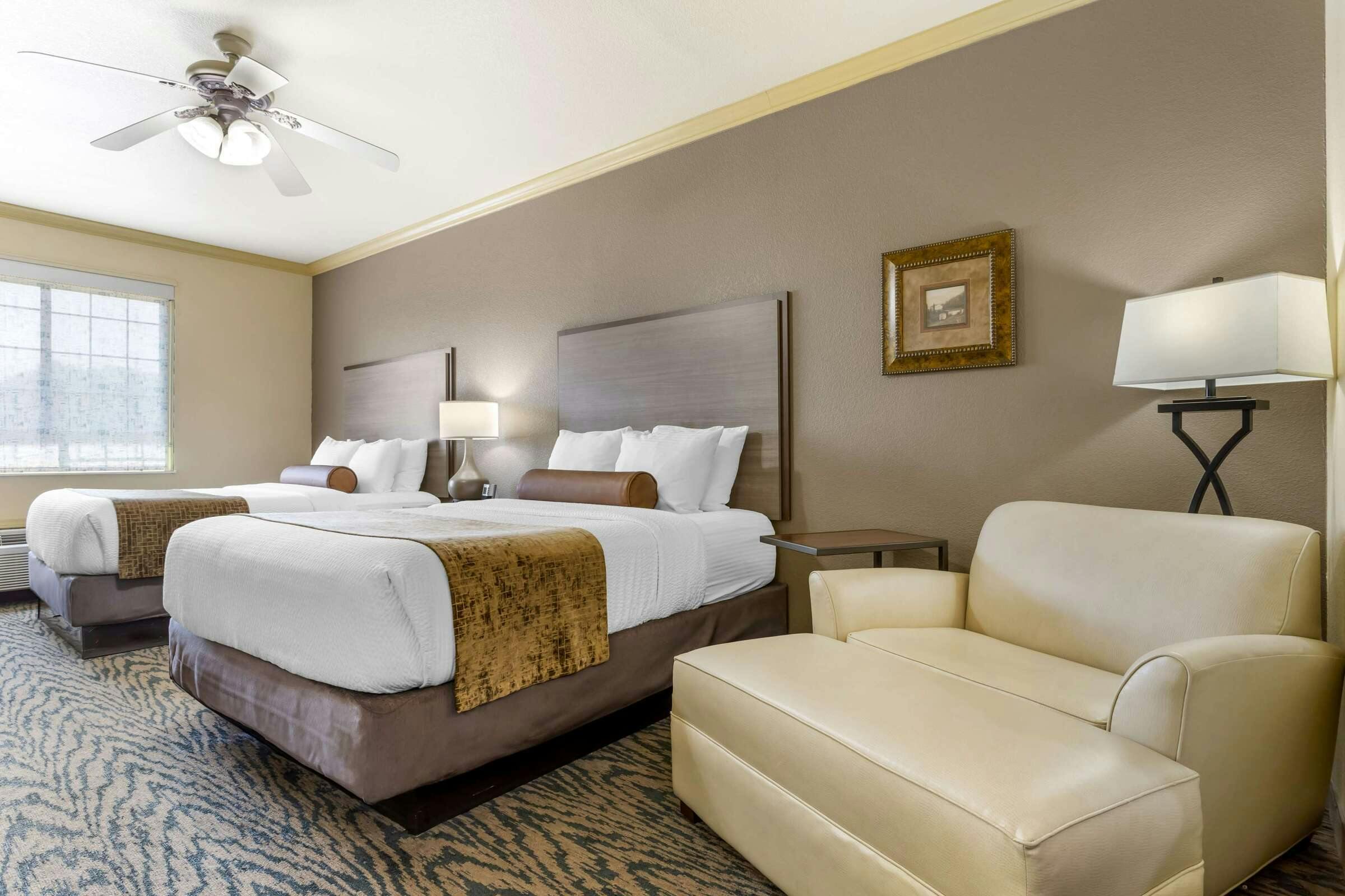 Hotel Best Western Plus Crown Colony Inn & Suites photo 5