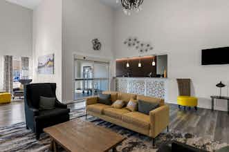 Hotel Best Western Sherwood Inn & Suites photo 1