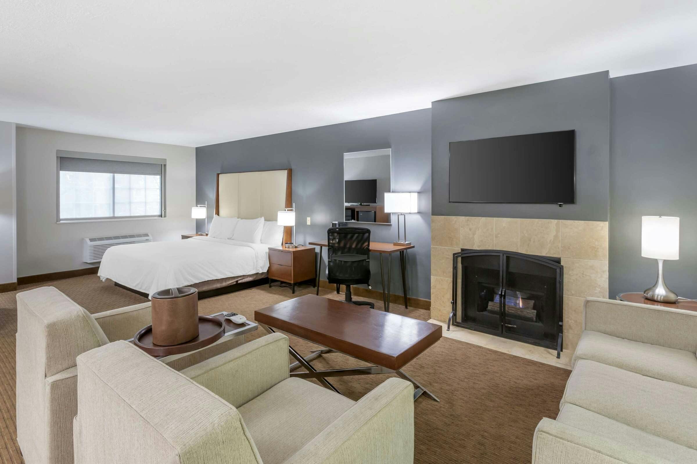 Hotel Best Western Plus Cottontree Inn photo 2