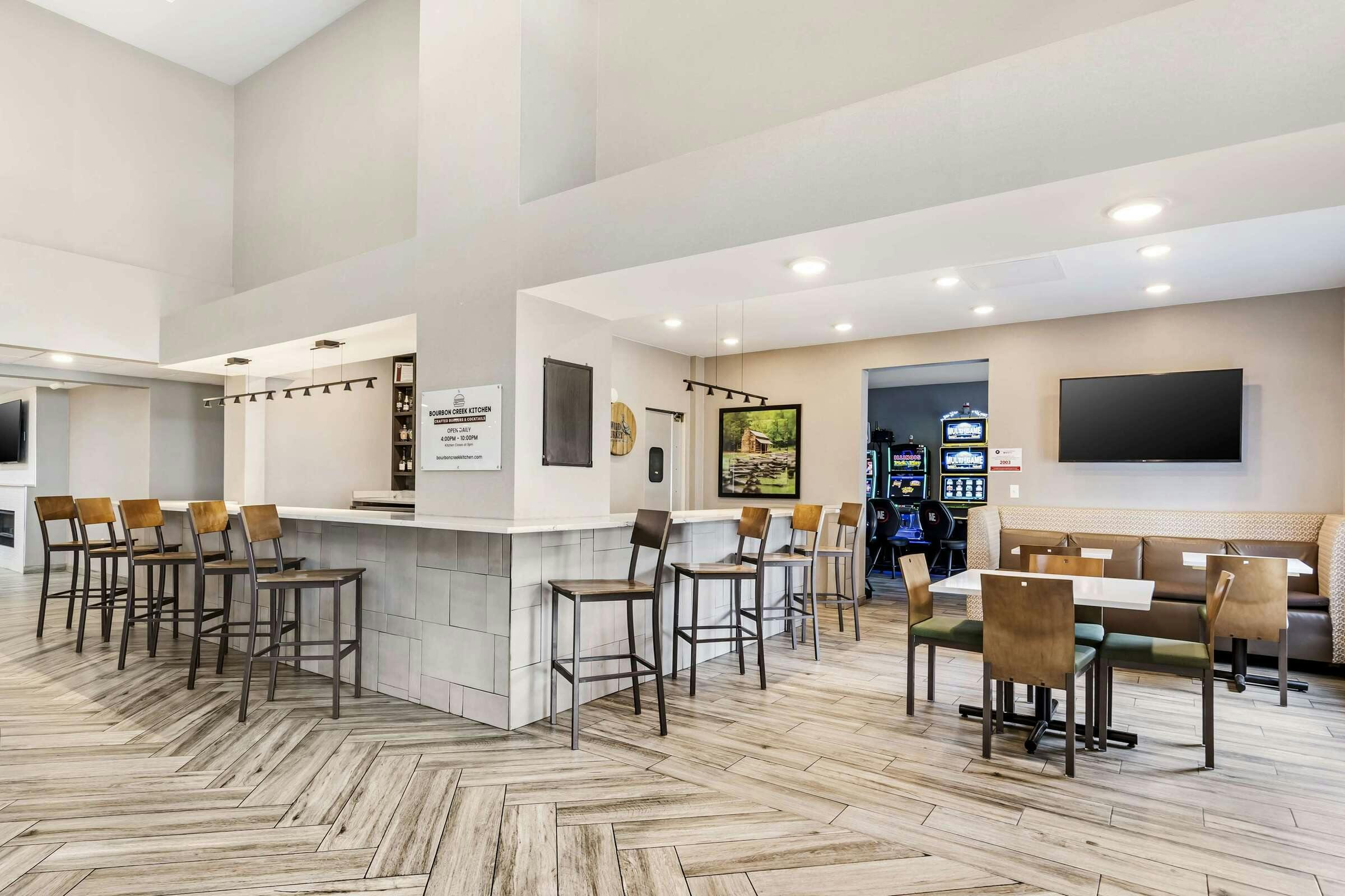 Hotel Best Western Plus Bourbonnais Hotel & Suites photo 3