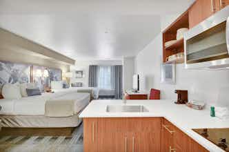 Hotel Best Western Plus Navigator Inn & Suites photo 4
