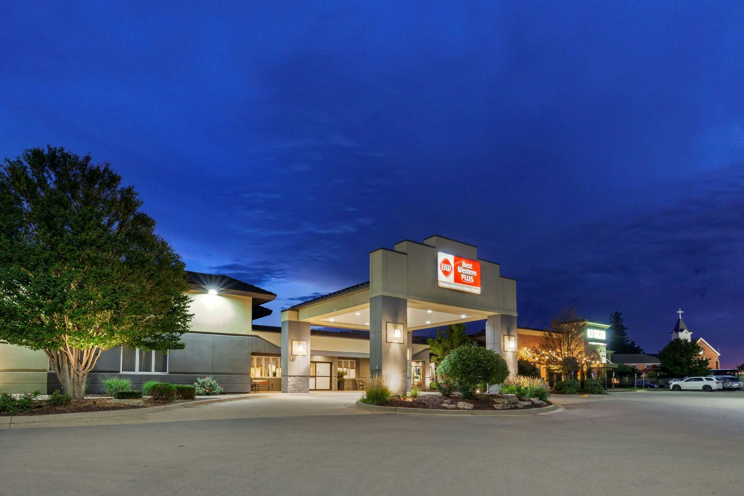 Hotel Best Western Plus Dubuque Hotel & Conference Center photo 1