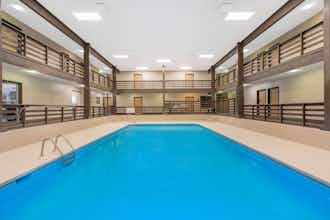 Hotel Sure Stay Plus Hotel By Best Western Grand Island photo 3