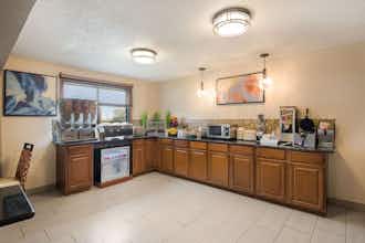 Hotel Best Western Mt. Pleasant Inn photo 2