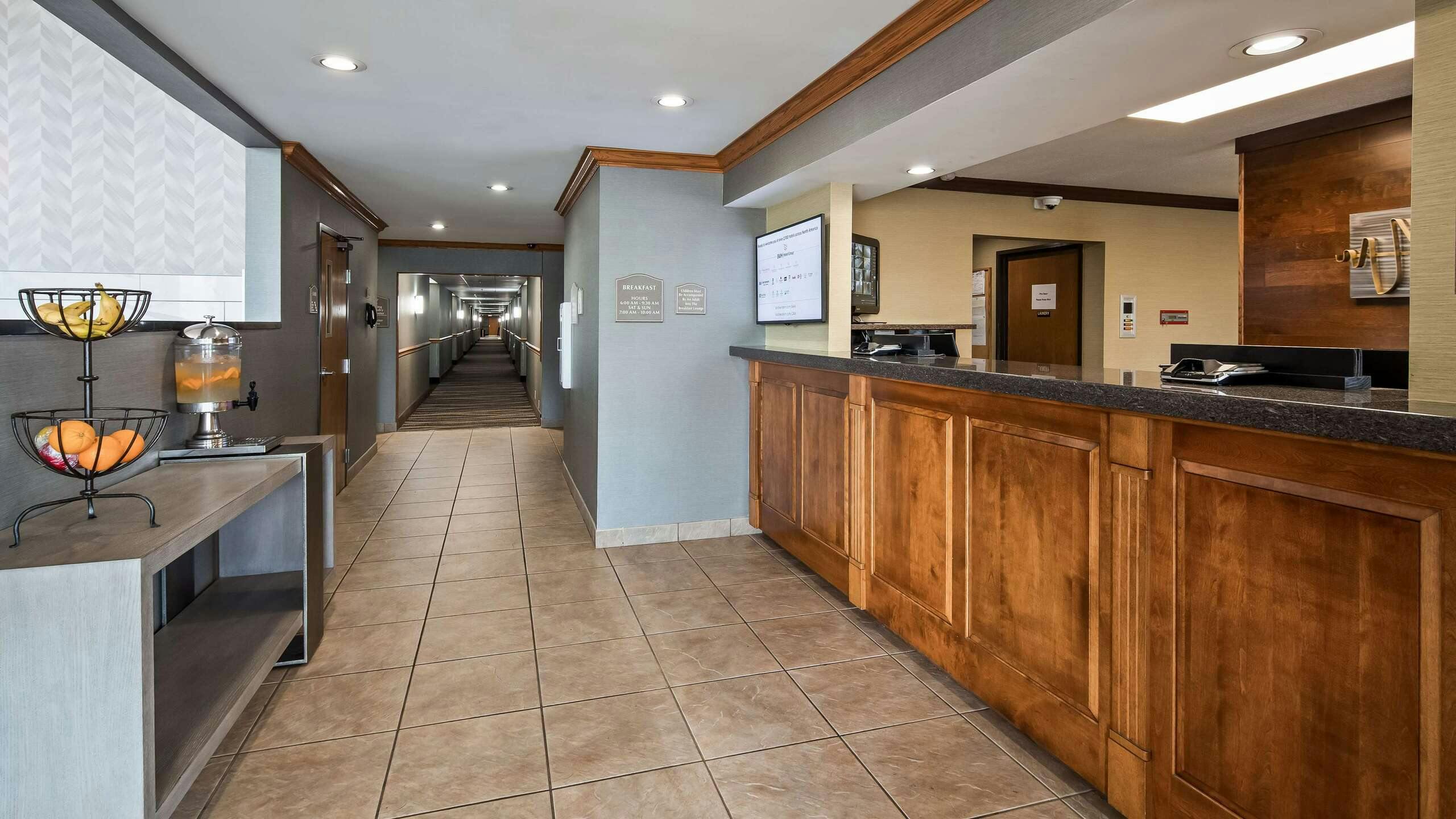 Hotel Best Western Plus North Canton Inn & Suites photo 1