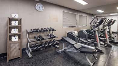 Hotel Best Western Plus North Canton Inn & Suites photo 5