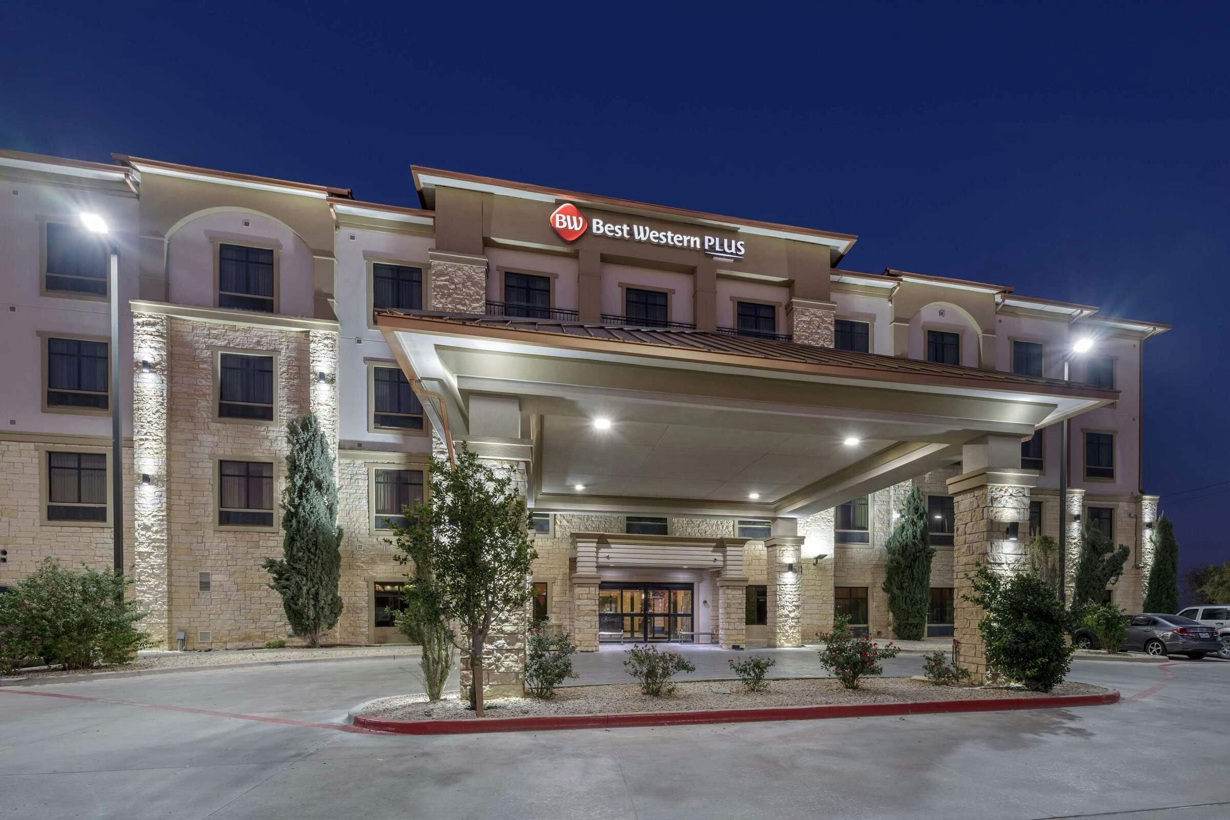 Best Western Plus Midland Suites