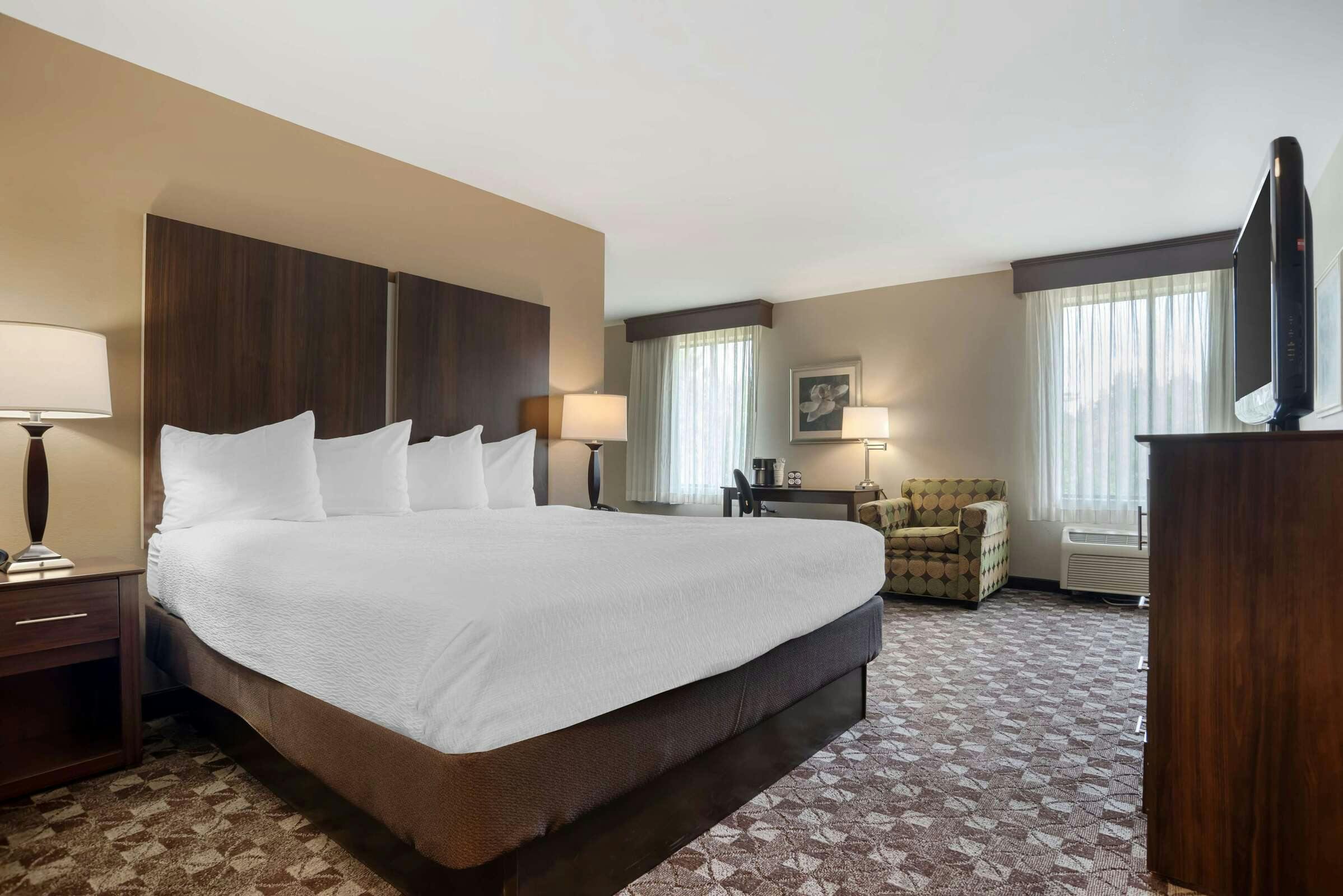 Hotel Best Western Plus Oak Mountain Inn photo 2