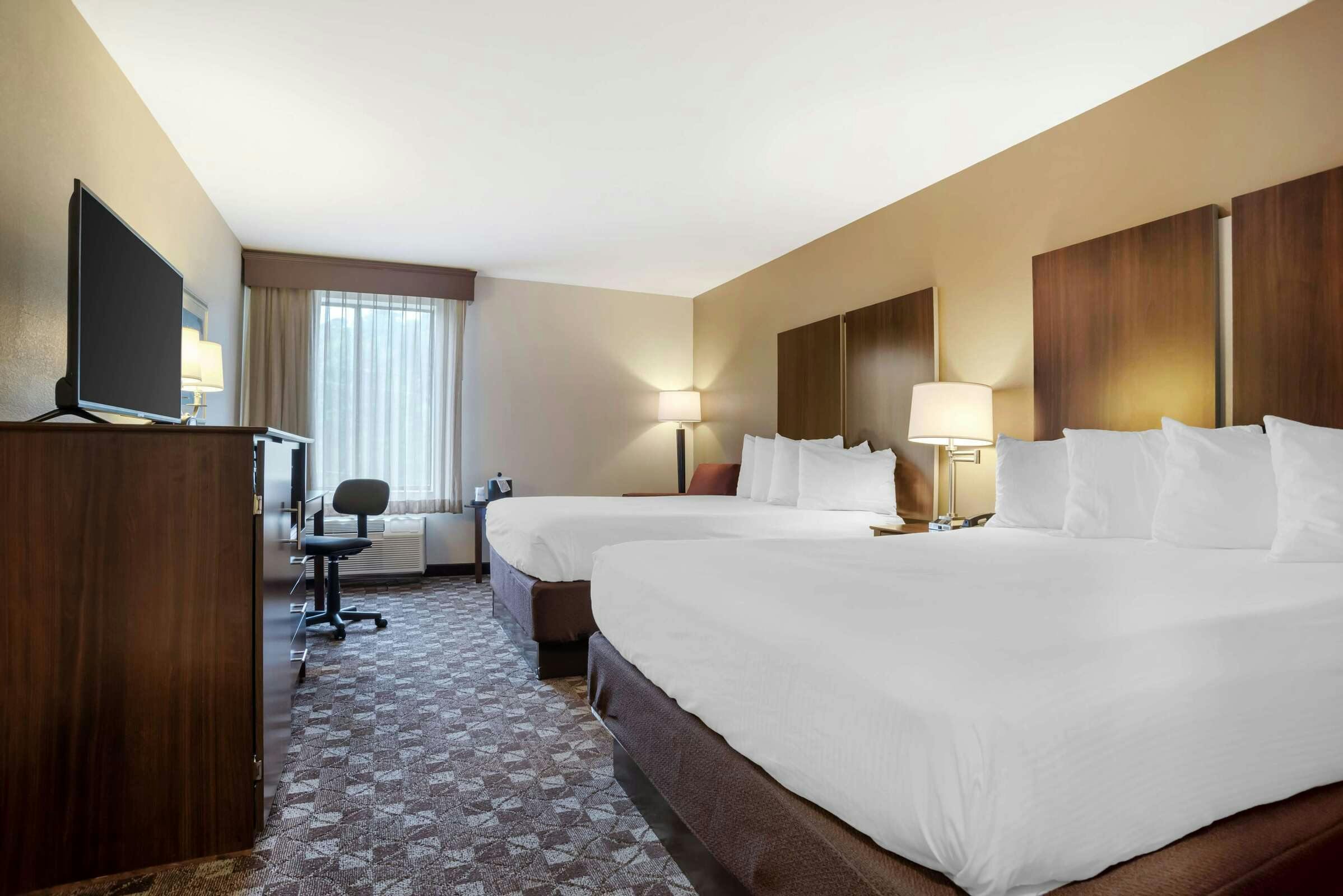 Hotel Best Western Plus Oak Mountain Inn photo 4