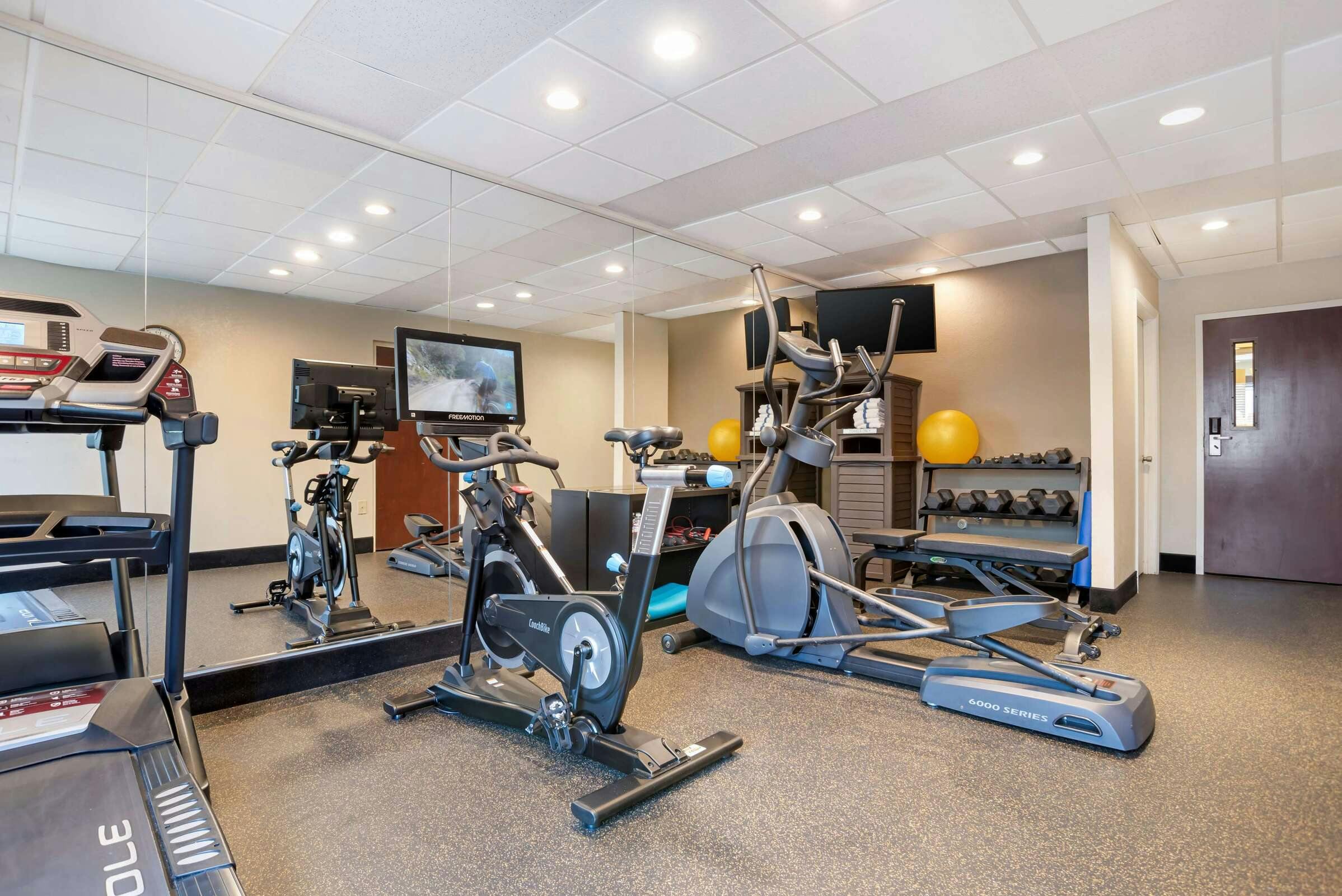 Hotel Best Western Plus Oak Mountain Inn photo 5