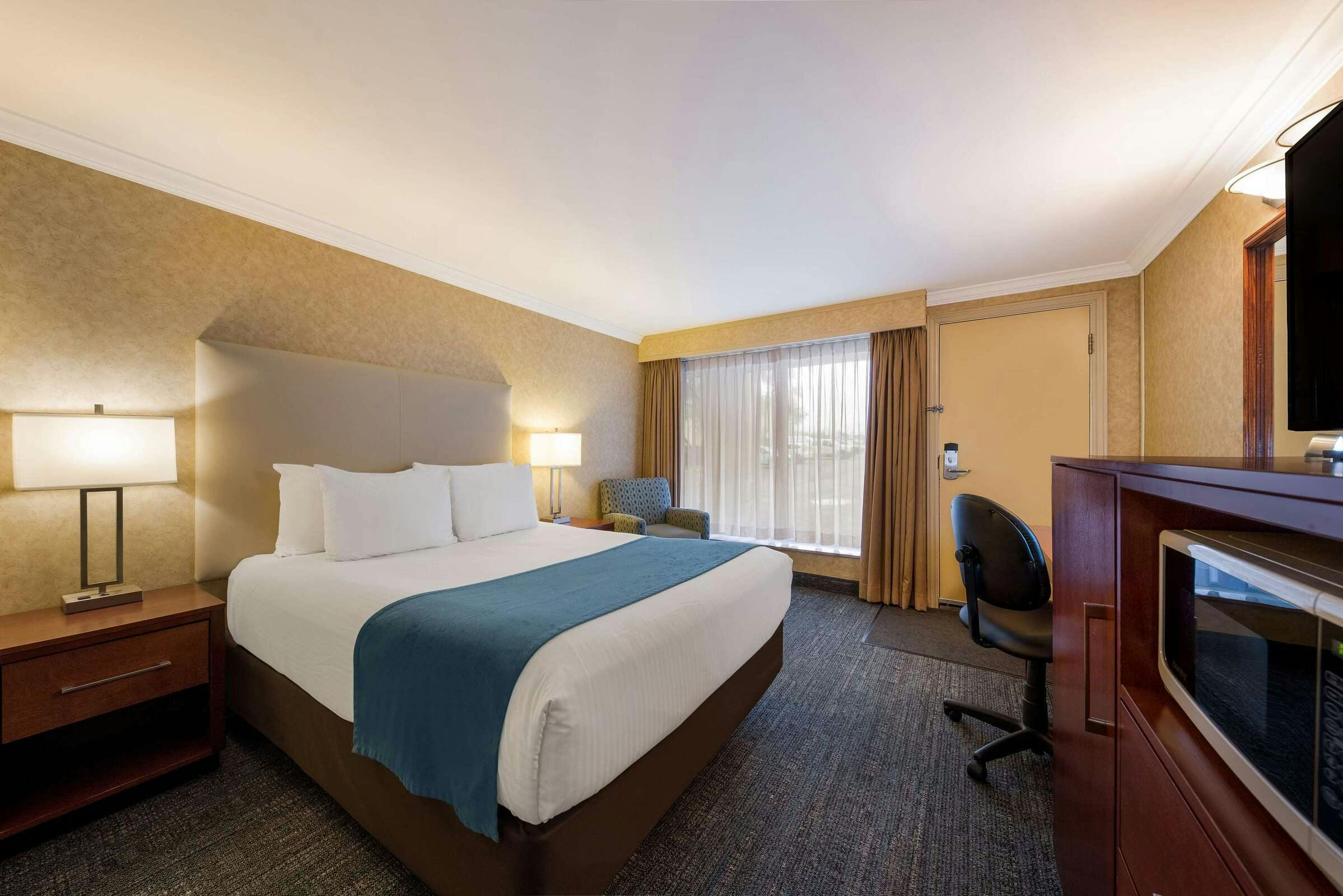 Best Western Voyageur Place Hotel