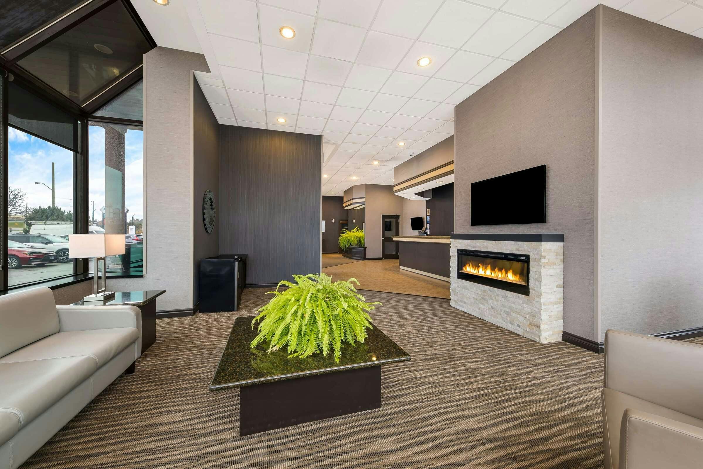 Hotel Best Western Voyageur Place Hotel photo 3