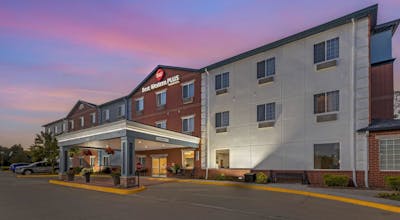 Best Western Plus Des Moines West Inn & Suites