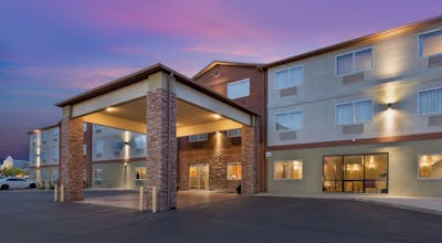 Best Western Plus The Four Corners Inn