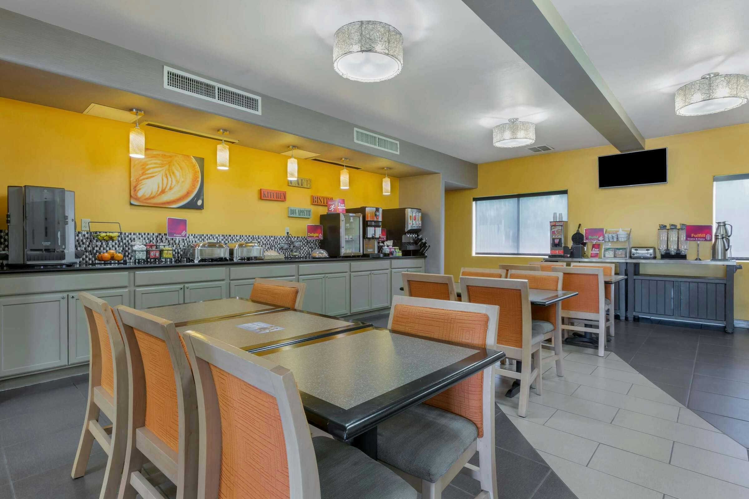 Hotel Best Western Plus The Four Corners Inn photo 3