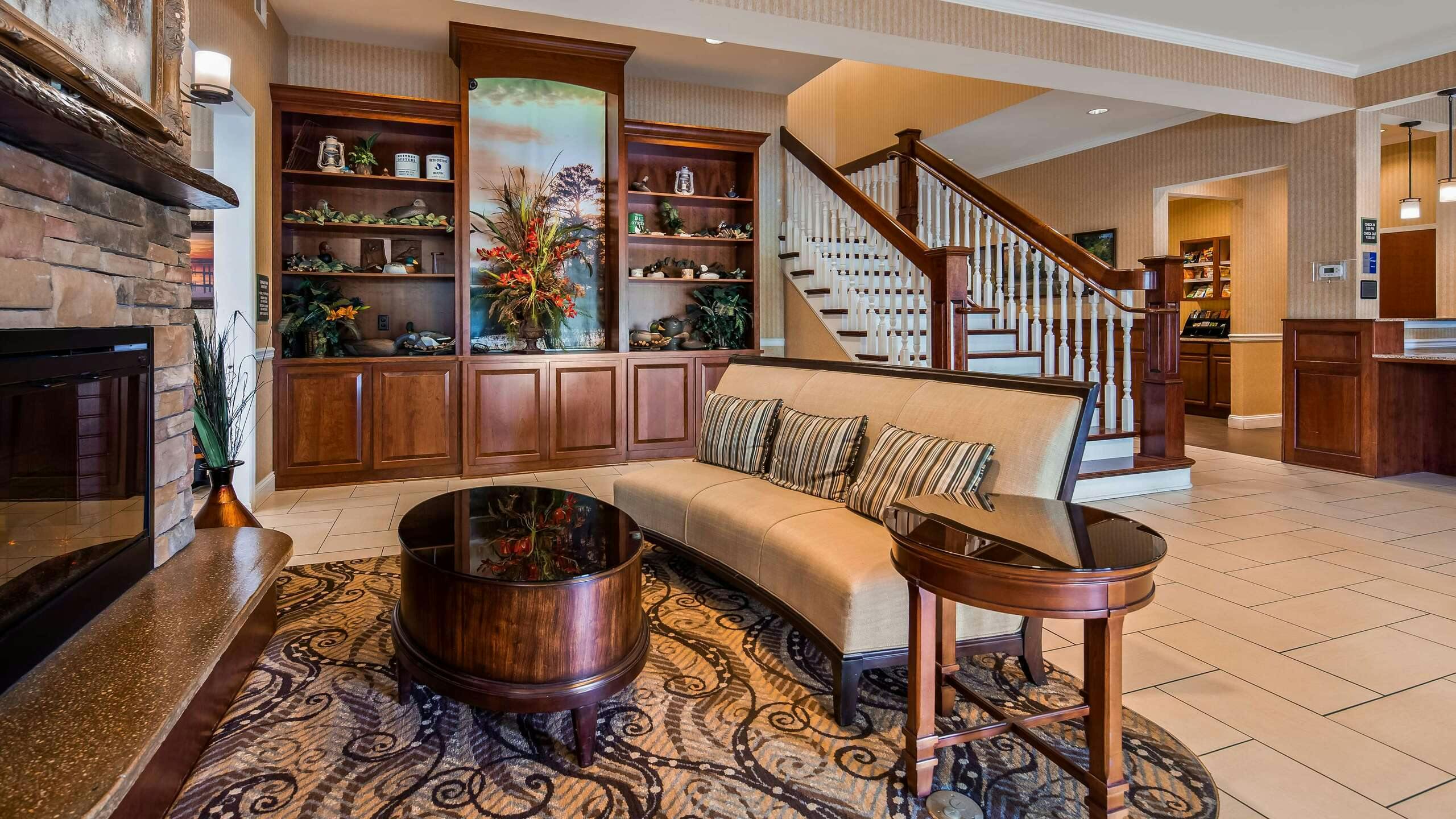 Hotel Best Western Plus Easton Inn & Suites photo 1