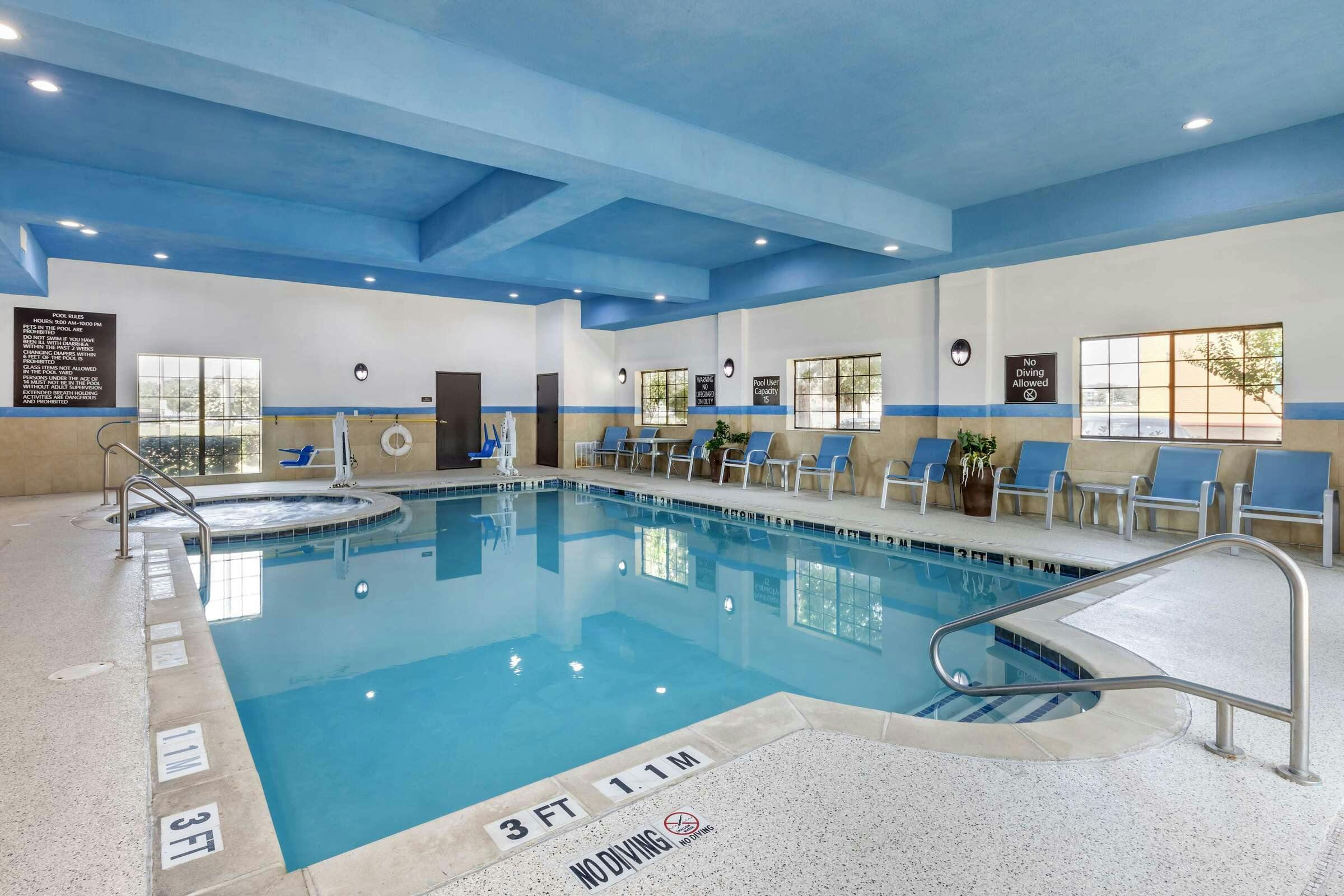 Best Western Plus Mansfield Inn & Suites