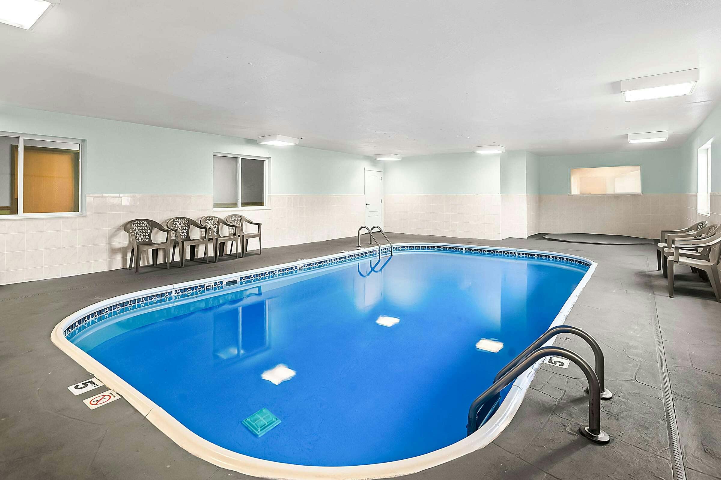 Hotel Sure Stay Plus Hotel By Best Western Bettendorf photo 3