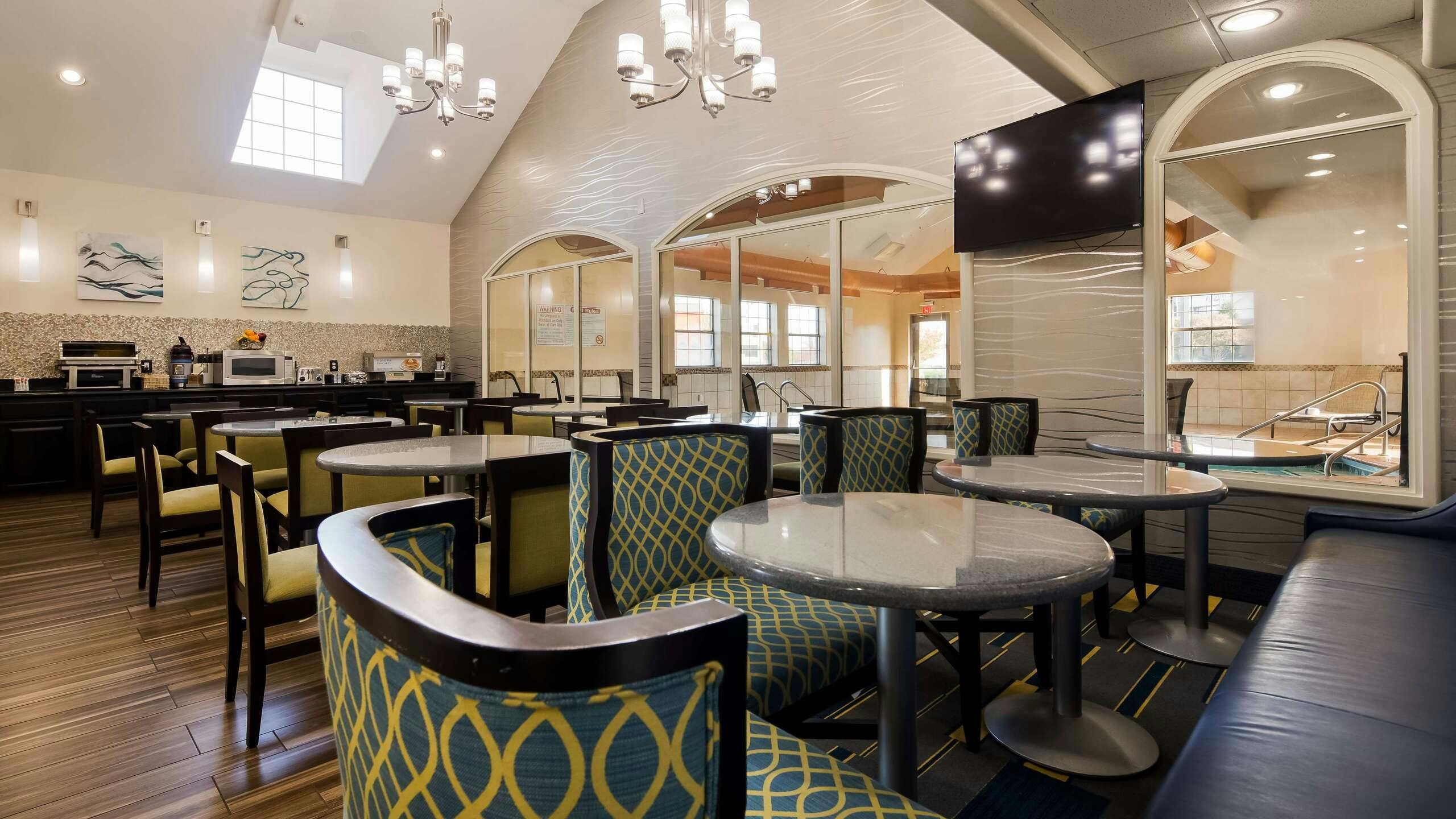 Hotel Best Western Plus Tulsa Inn & Suites photo 3