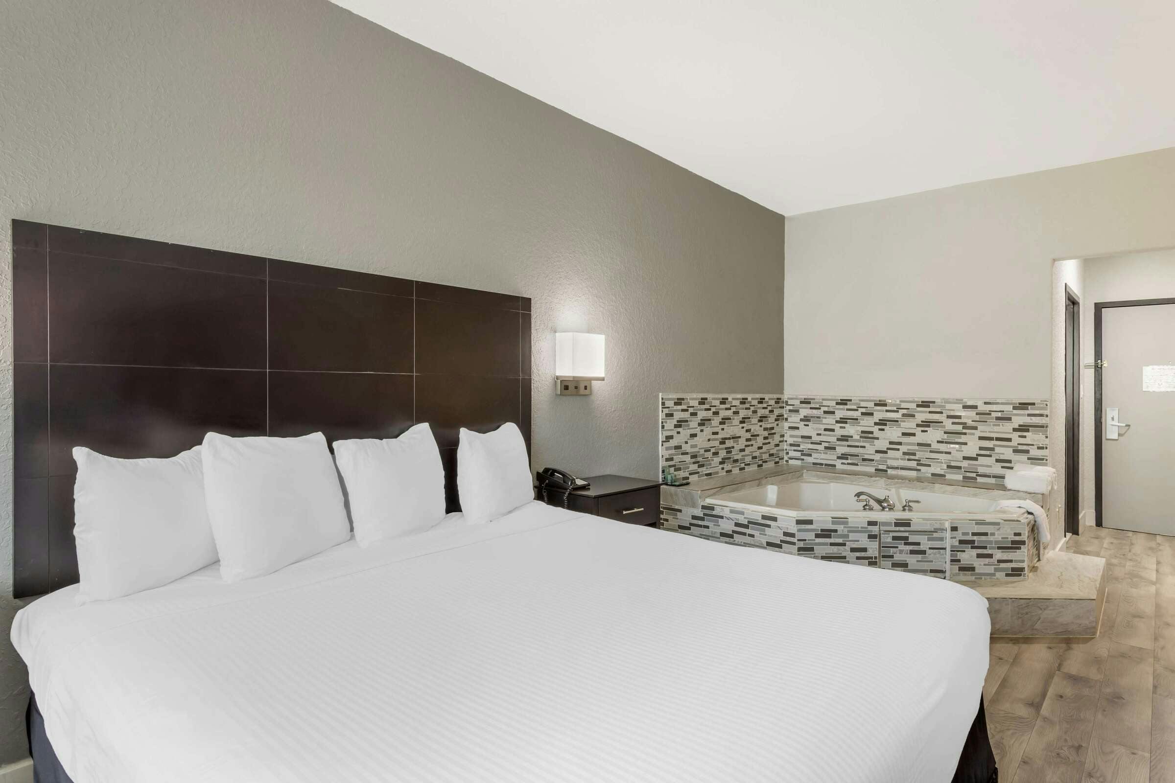 Hotel Sure Stay By Best Western Texas City I 45 photo 4