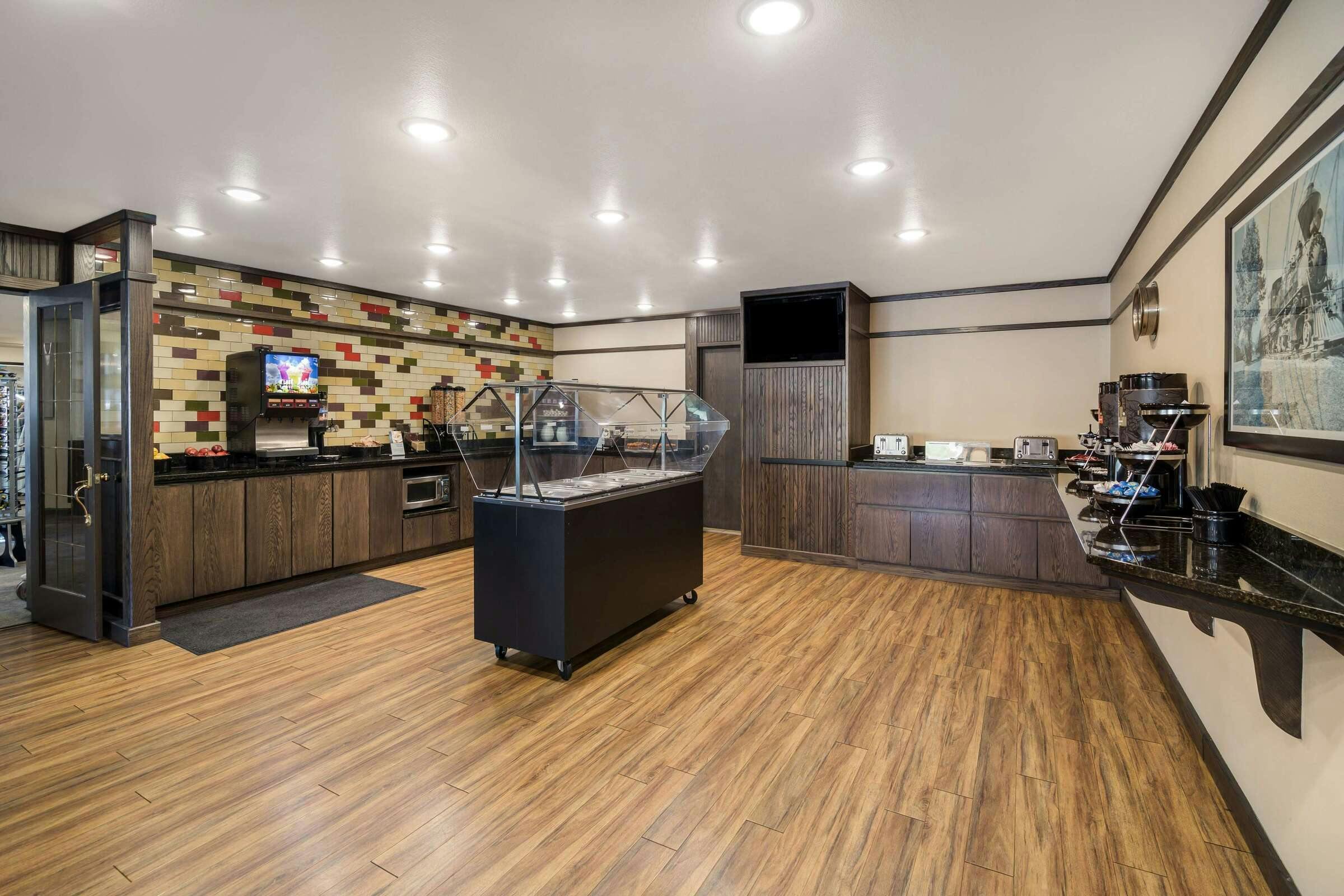 Hotel Best Western Golden Spike Inn & Suites photo 5