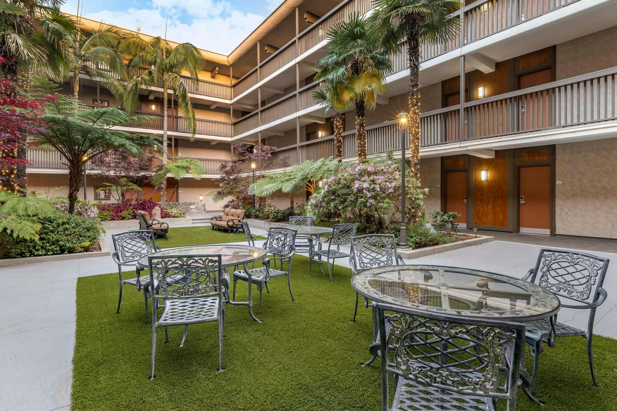 Hotel Best Western Plus Thousand Oaks Inn photo 4